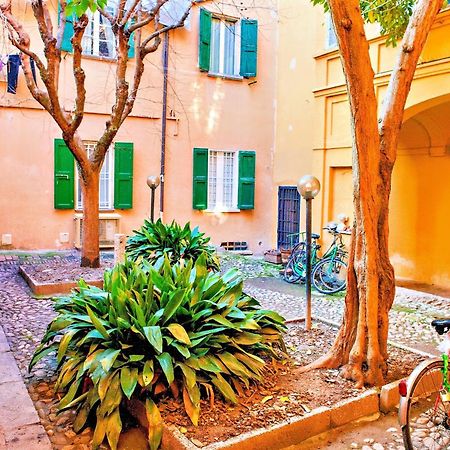 Elegant And Modern Loft In Medieval Bologna Apartment Exterior photo