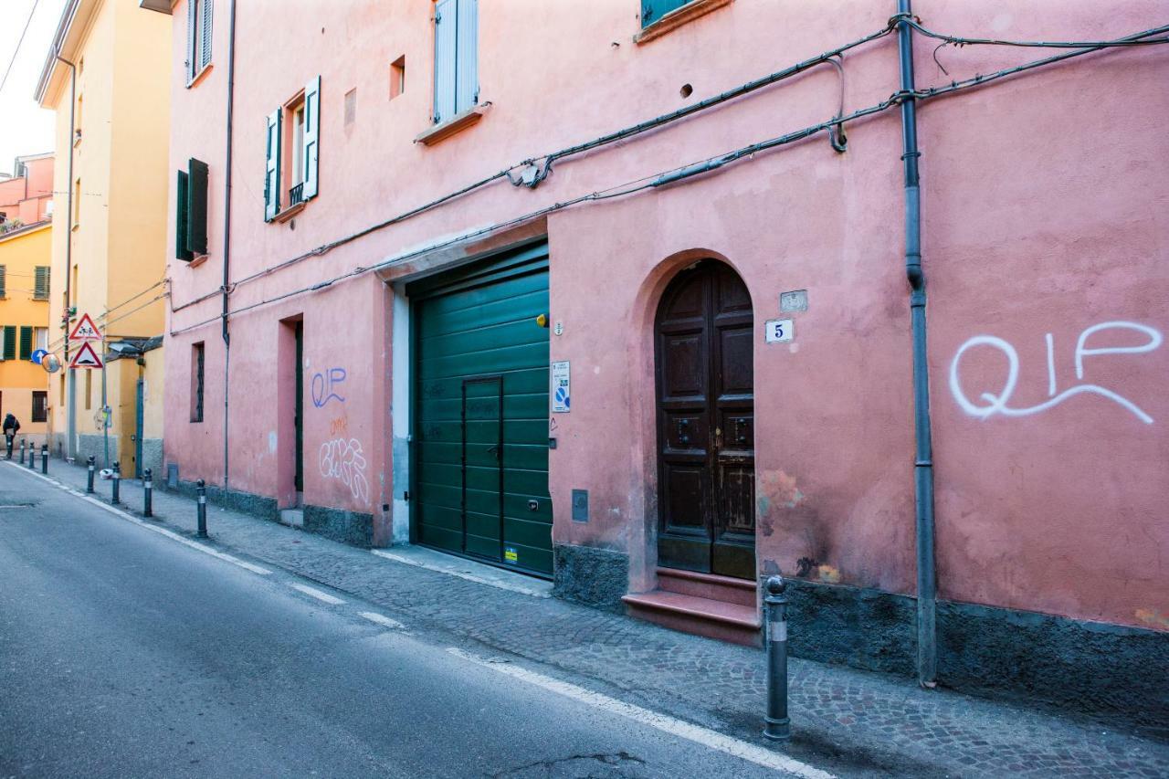 Elegant And Modern Loft In Medieval Bologna Apartment Exterior photo